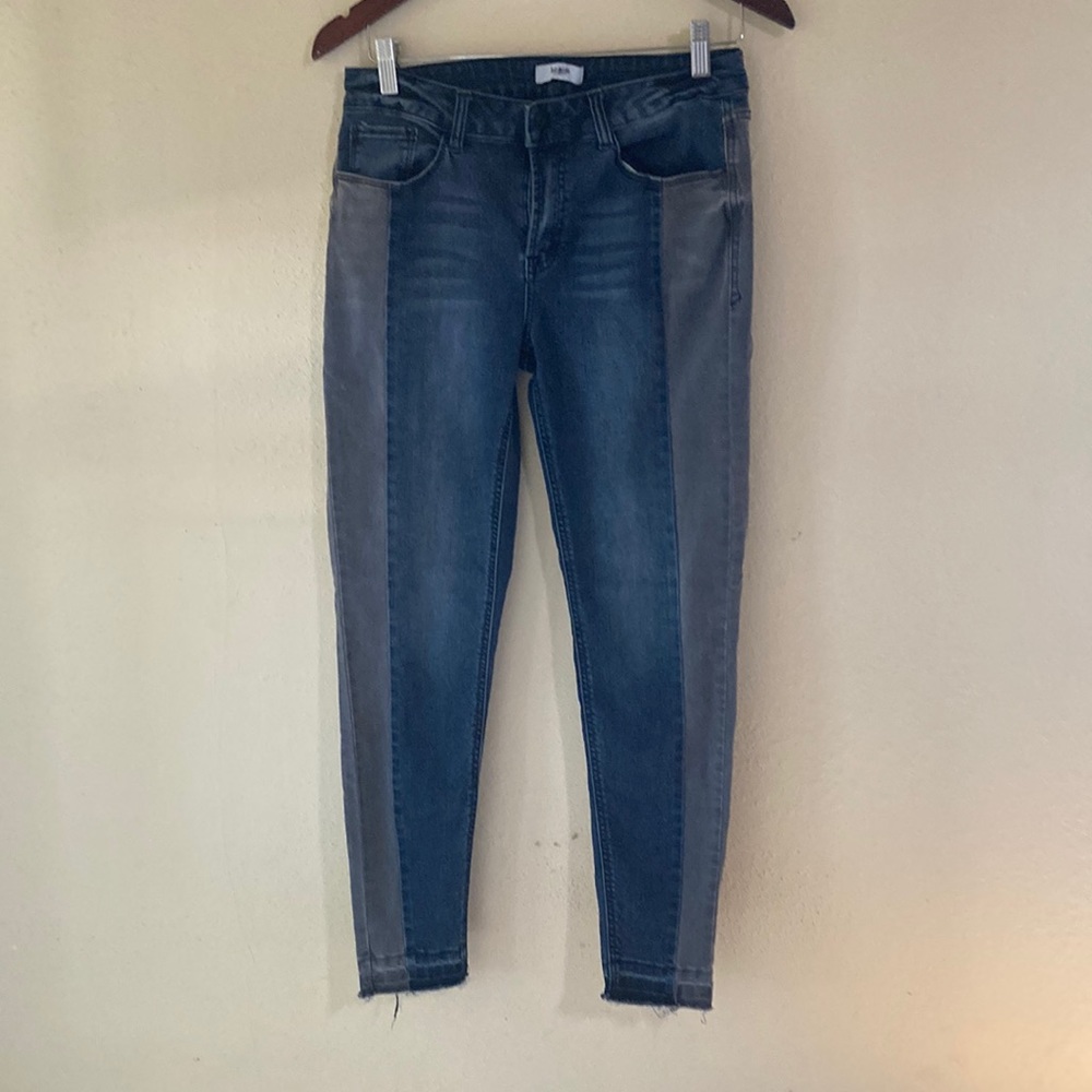 Kensie jeans. Two tone grey and blue. Size 6/28.